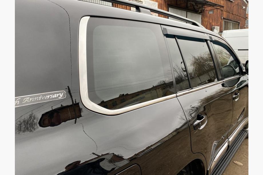 Toyota Land Cruiser 200 2007–2021 Nerūsējošā tērauda aizmugurējā stikla stūru uzlikas (2 gab.) Foto 3