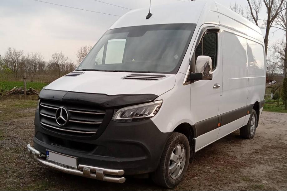Mercedes Sprinter W907/W910 2018– Motora pārsega deflektors (EuroCap) Foto 5