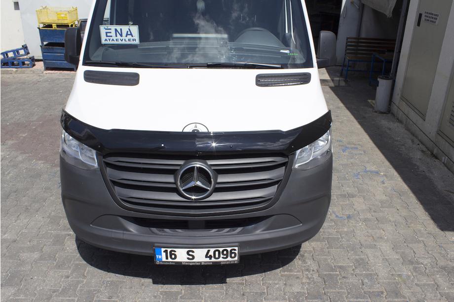 Mercedes Sprinter W907/W910 2018– Motora pārsega deflektors (EuroCap) Foto 13