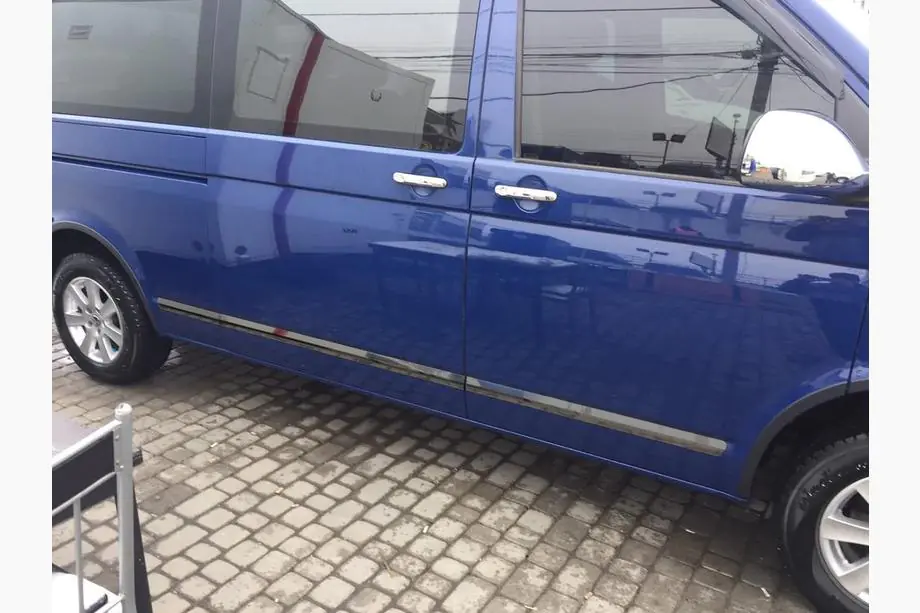 Volkswagen T6 2015–2024 Durvju moldingi (nerūsējošais tērauds, melns hroms) Image