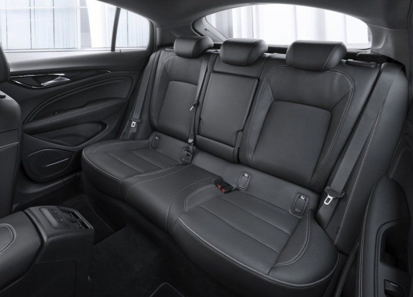 Vidēja izmēra liftbeka Opel Insignia Grand Sport apskats