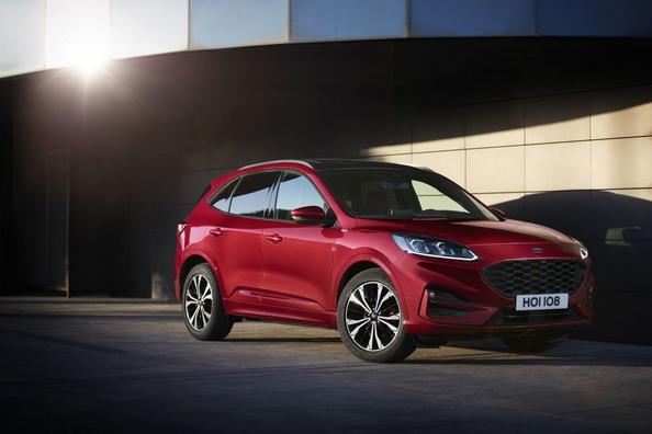 Jaunās paaudzes kompaktais krosovers Ford Kuga