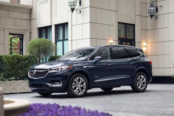 Pilna izmēra 7 vietīgā krosovera Buick Enclave apskats