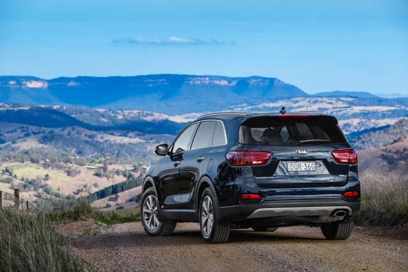 KIA Sorento 3. paaudze (UM, 2014–2020): apskats, 2017. gada feislifts un ko pārbaudīt lietotā Foto 5