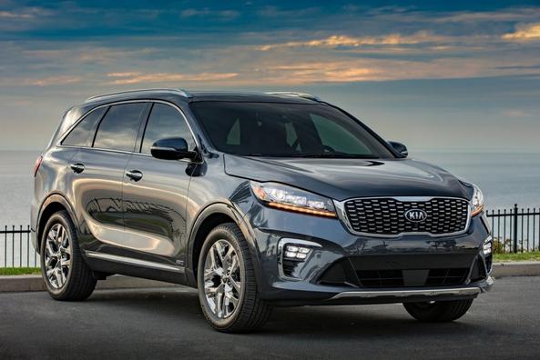 KIA Sorento 3. paaudze (UM, 2014–2020): apskats, 2017. gada feislifts un ko pārbaudīt lietotā Foto 11