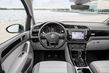 Volkswagen Touran otrās paaudzes kompaktvana apskats foto 7
