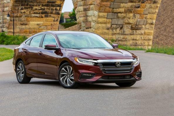 Honda Insight hibrīdā sedana trešā paaudze