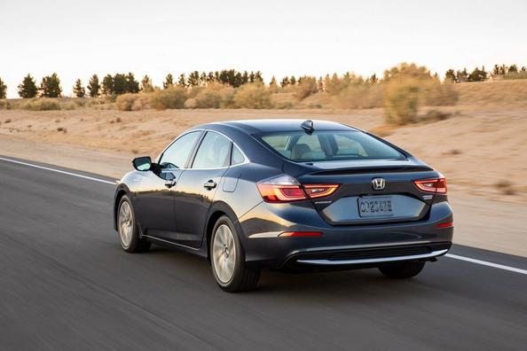 Honda Insight hibrīdā sedana trešā paaudze Foto 12