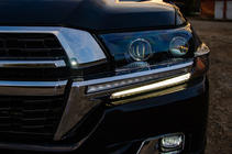 Toyota Land Cruiser 200 2007–2021 Lukturu uzacis ar LED (2016↗) foto 5