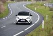 Atjauninātā subkompaktā hečbeka Toyota Yaris apskats foto 4
