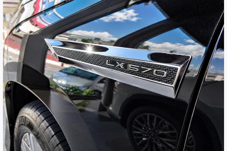 Lexus LX570/450d 2008–2022 Karbonizēta izskata uzrakstu emblēmu komplekts (4 gab.) Foto 1