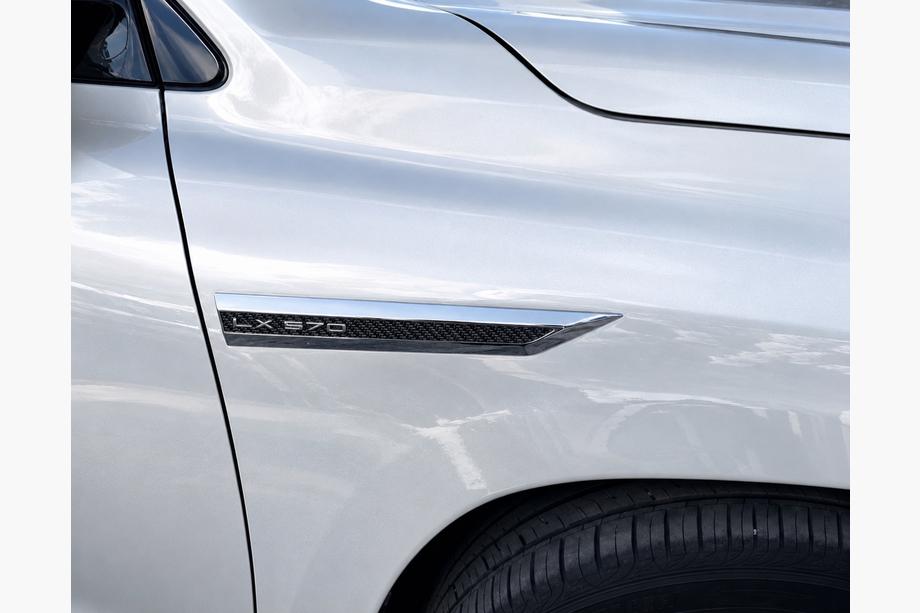 Lexus LX570/450d 2008–2022 Karbonizēta izskata uzrakstu emblēmu komplekts (4 gab.) Foto 2
