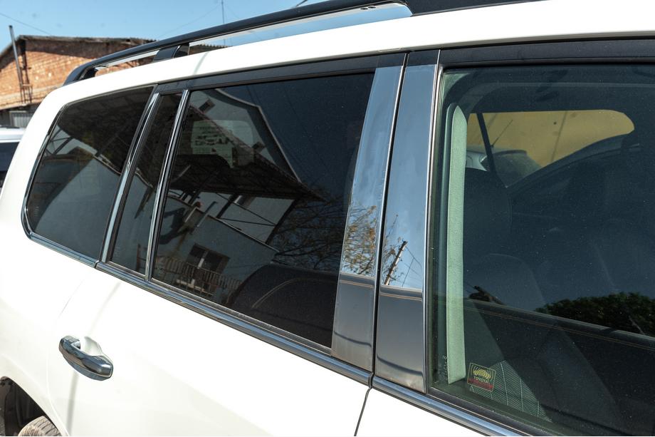 Toyota Land Cruiser 200 2007–2021 Pilns logu apmaļu un statņu uzliku komplekts (nerūsējošais tērauds) Foto 3