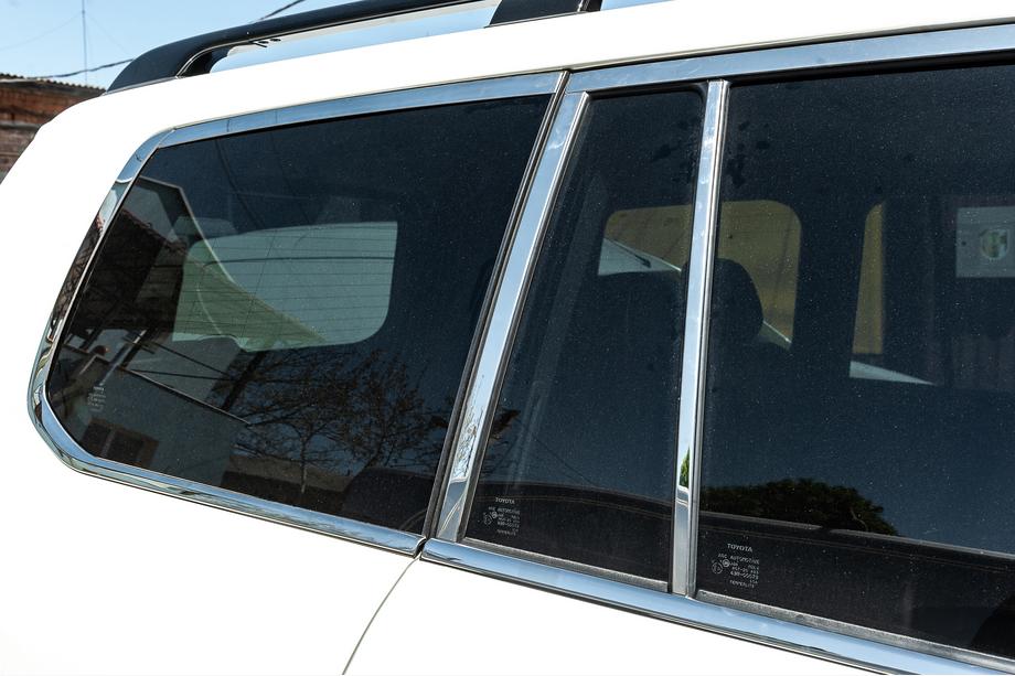 Toyota Land Cruiser 200 2007–2021 Pilns logu apmaļu un statņu uzliku komplekts (nerūsējošais tērauds) Foto 12