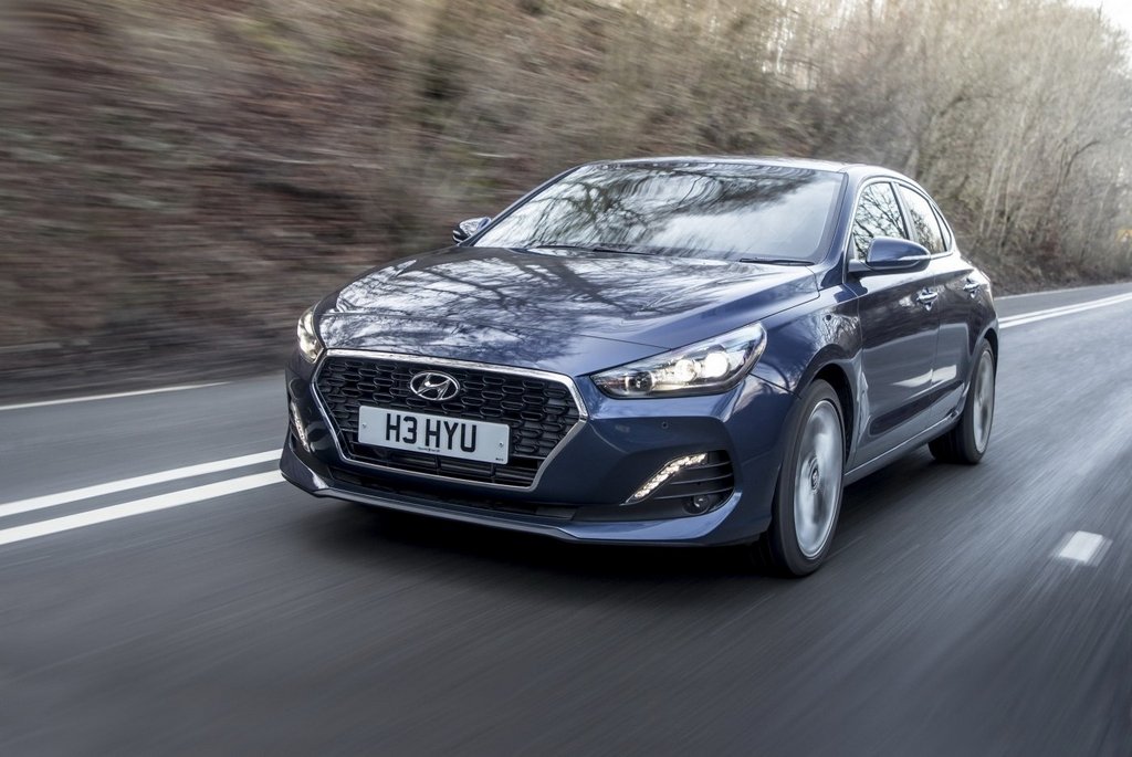 Hyundai i30 Fastback kompaktā liftbeka apskats