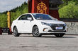 BYD Qin 100 hibrīdā sedana apskats foto 2