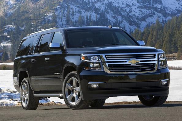 Lielizmēra apvidus auto Chevrolet Suburban apskats Foto 9