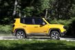 Jeep Renegade kompakta krosovera apskats foto 11