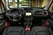 Jeep Renegade kompakta krosovera apskats foto 5