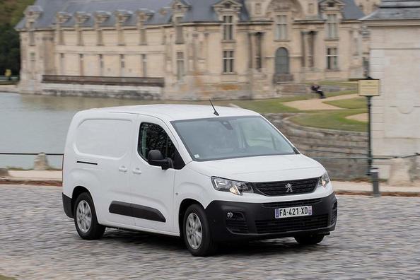 Peugeot Partner kompaktā furgona apskats