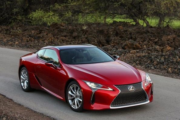 Lexus LC500 augstas veiktspējas kupejas apskats