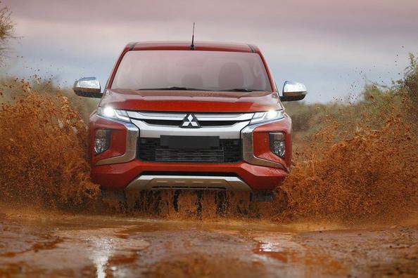 Atjauninātā pikapa Mitsubishi L200 apskats