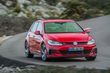 Volkswagen Golf GTI sportiskā hečbeka apskats foto 2