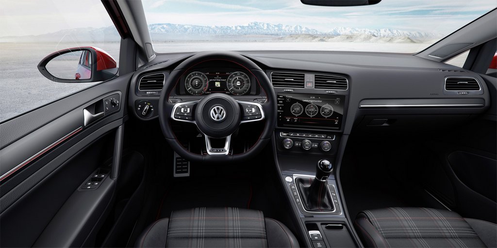 Volkswagen Golf GTI sportiskā hečbeka apskats
