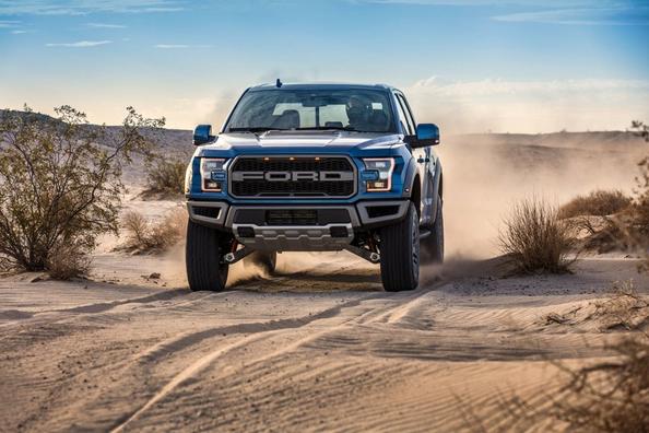 Ford F-150 Raptor: paaudzes, dzineji, piekare un izmainas 2024–2026 Foto 15