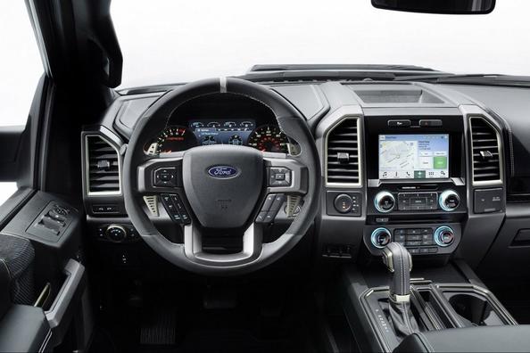 Ford F-150 Raptor: paaudzes, dzineji, piekare un izmainas 2024–2026 Foto 10