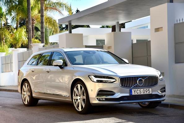 Volvo V90 pilna izmēra universāļa apskats