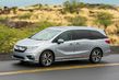 Honda Odyssey astoņvietīgā pilna izmēra minivena apskats foto 5