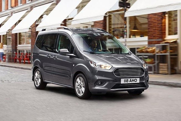 Kompaktā minivena Ford Tourneo Courier apskats