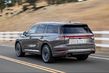 Lincoln Aviator luksusa krosovera apskats foto 8
