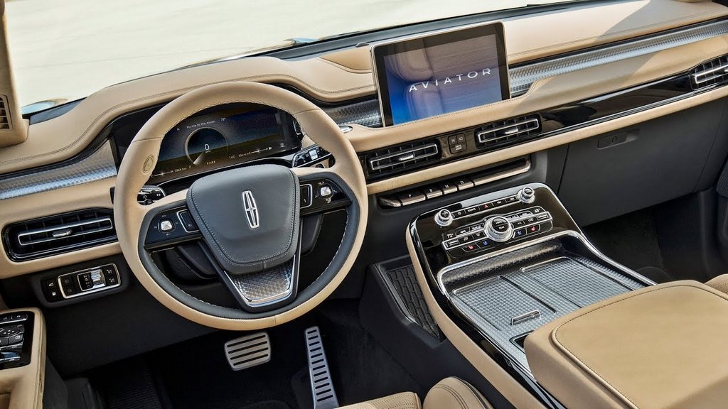 Lincoln Aviator luksusa krosovera apskats