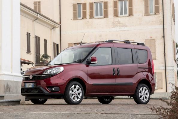 Atjauninātā Fiat Doblo kompakta minivena apskats