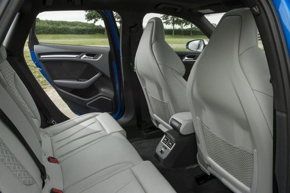 Audi RS3 Sportback pilnpiedziņas hot hečbeka apskats Foto 13