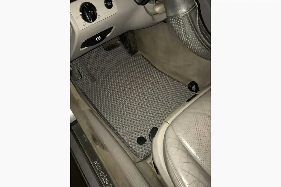 Mercedes E-class W211 2002–2009 EVA auto paklājiņi (pelēki) Foto 4