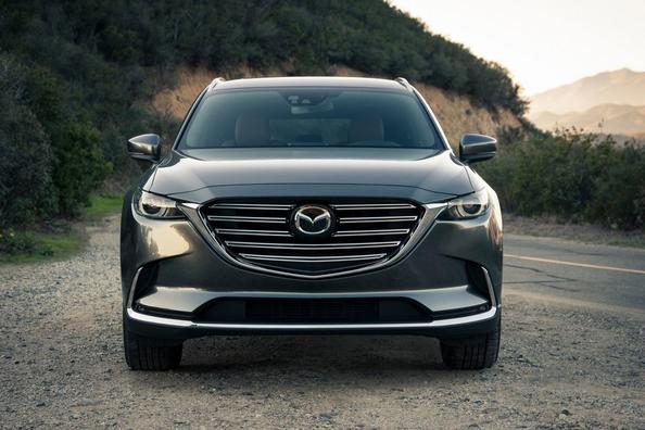 Septiņvietīgs krosovera Mazda CX-9 otrās paaudzes modelis