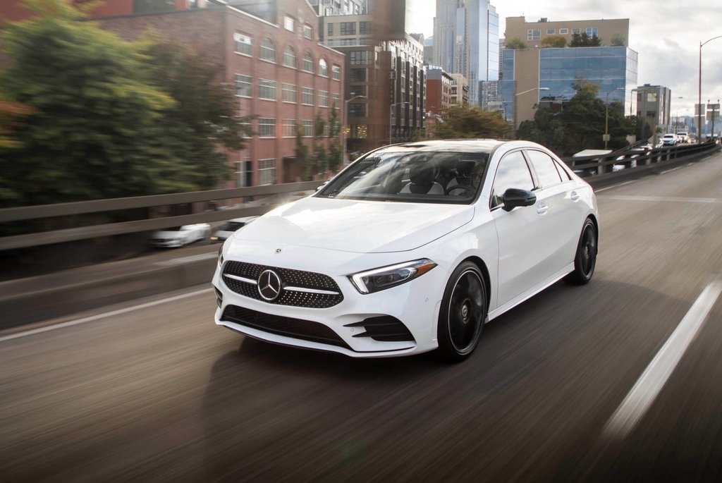 Mercedes-Benz A-Class Sedan kompaktā modeļa apskats