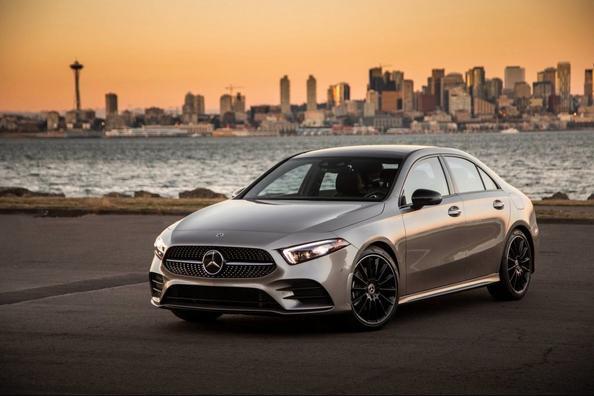 Mercedes-Benz A-Class Sedan kompaktā modeļa apskats