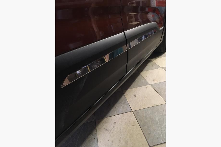 Peugeot Partner/Rifter 2019– Durvju moldingu uzlikas (nerūsējošais tērauds) OmsaLine – itāļu nerūsējošais tērauds Foto 4