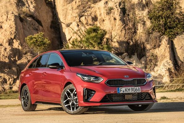 Kompaktā universāļa KIA ProCeed apskats