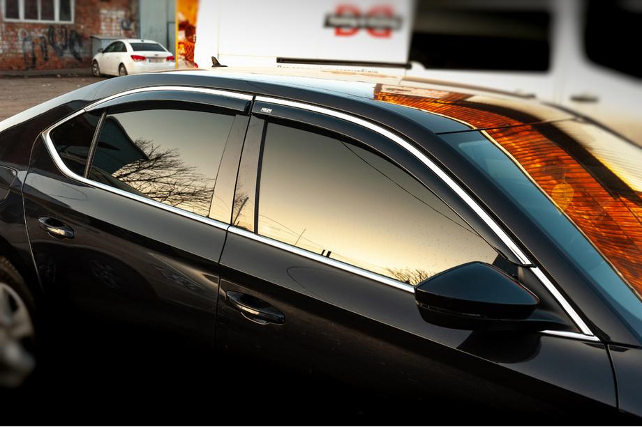 Skoda Superb 2015–2024 Logu vēja deflektori ar hromētu moldingu SD (4 gab., Niken) Image