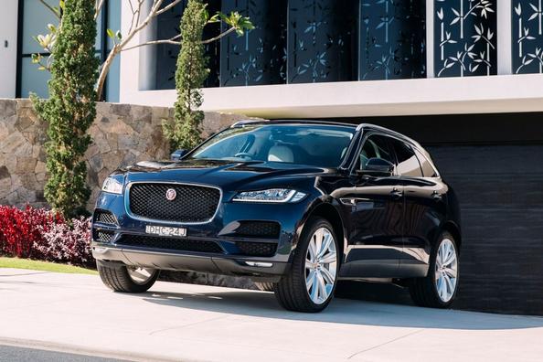 Vidēja izmēra premium krosovers Jaguar F-Pace