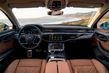Sportisks luksusa sedans Audi S8 foto 12