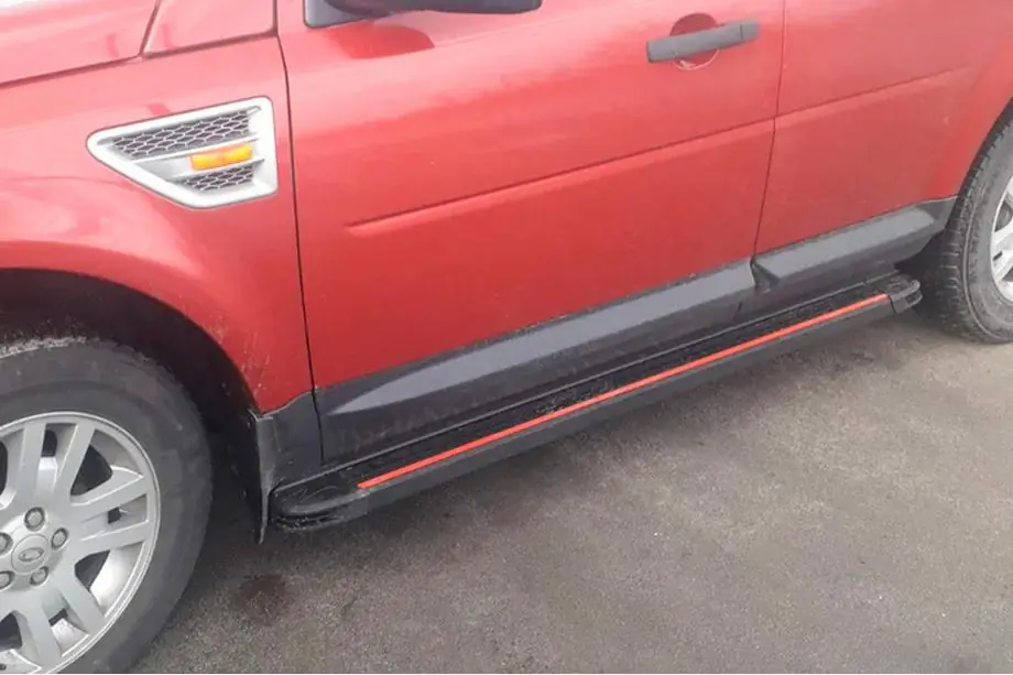 Land Rover Freelander II 2006–2014 Sānu pakāpieni Maya Red (2 gab., alumīnijs) Image