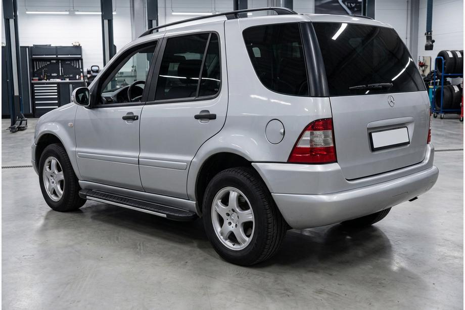 Mercedes ML W163 1997–2005 Sānu sliekšņi Bosphorus Grey (2 gab., alumīnijs) Image