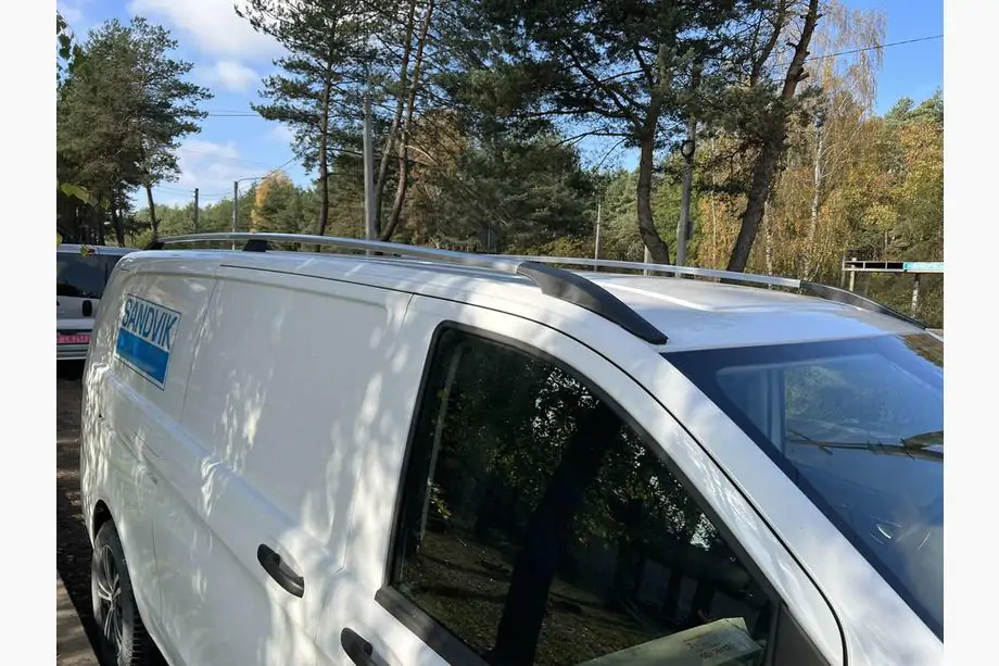 Mercedes Vito/V klase W447 2014– Hromēti jumta reliņi DDU (plastmasas kājas) Foto 2