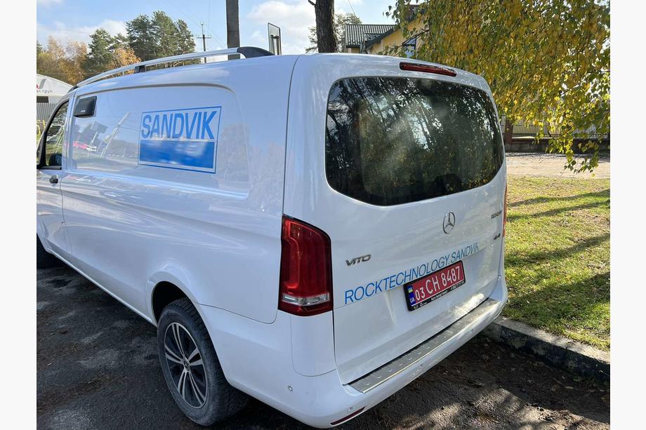 Mercedes Vito/V klase W447 2014– Hromēti jumta reliņi DDU (plastmasas kājas) Gara riteņu bāze (EXTRALONG) Image